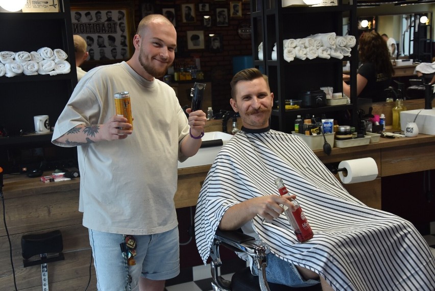 Sosnowieckie Blade & Glory z nowym salonem. Sosnowieccy barberzy zapraszają do nowootwartego lokalu