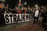 Poniedziałkowy protest na ulicach Wrocławia. Manifestowały tłumy mieszkańców! [ZDJĘCIA]