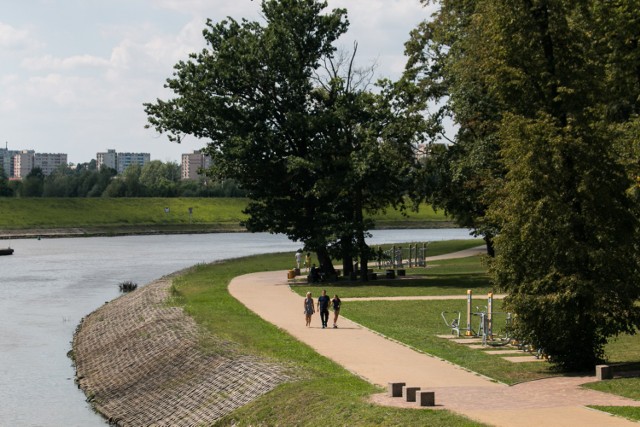 Radni PO chcą, aby w parku Nadodrzańskim oraz na bulwarach nad Odrą można było legalnie pić alkohol.