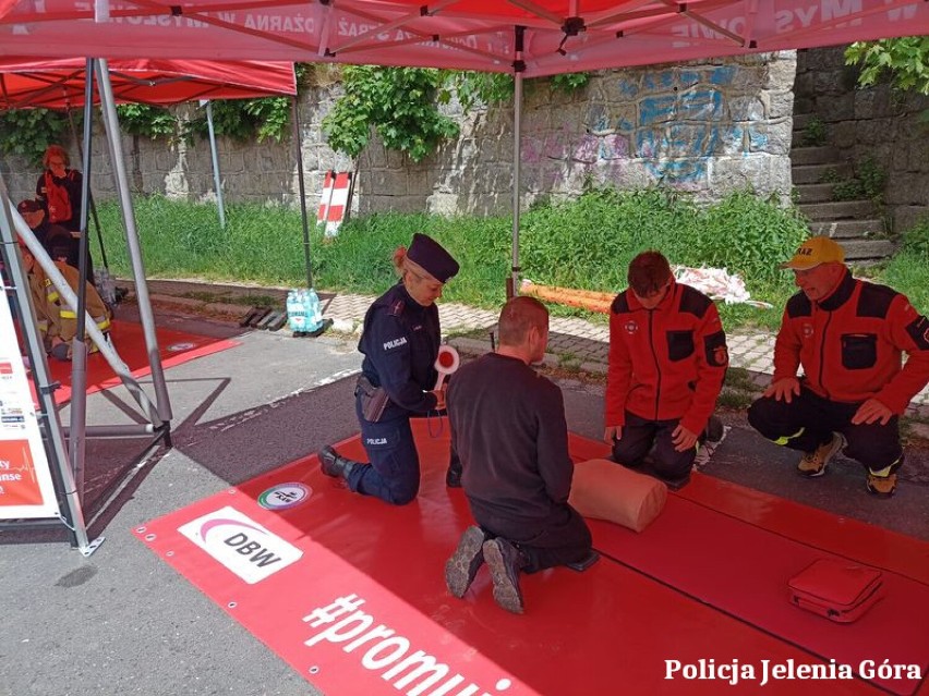 Policjanci i strażacy szkolili z pierwszej pomocy w Szklarskiej Porębie!