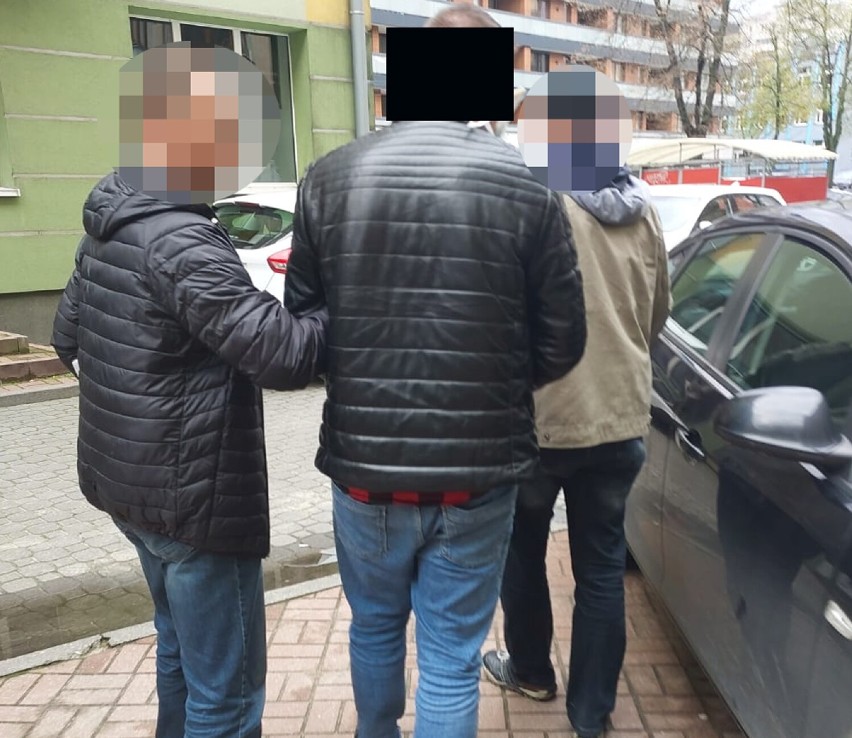 W ręce policjantów z Mokotowa wpadł mężczyzna, podejrzany o...