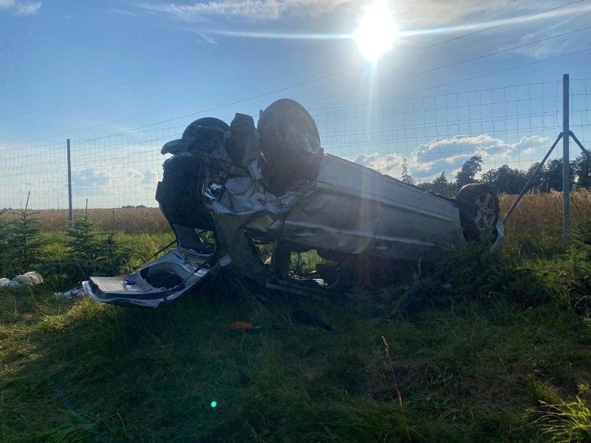 Wypadek na autostradzie A1 w Rulewie w powiecie świeckim. Zderzyły się dwa samochody, cztery osoby poszkodowane