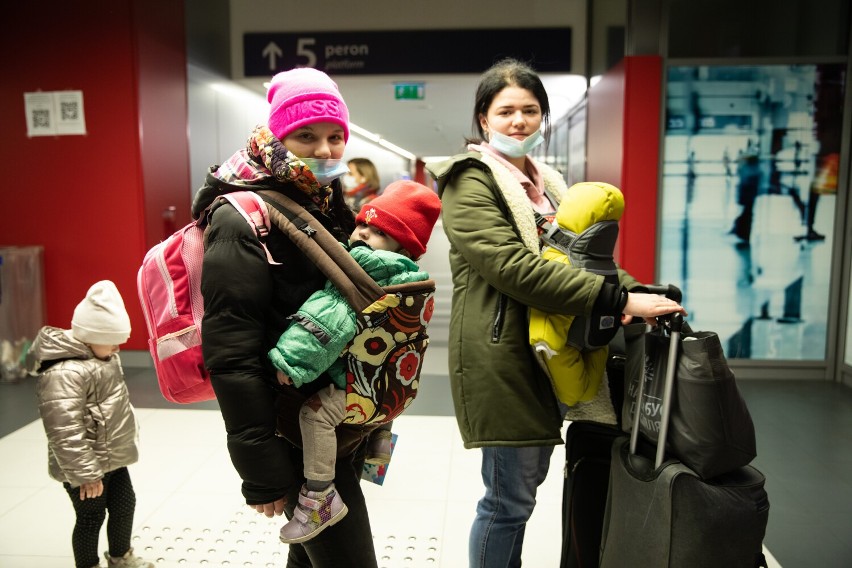 Uchodźcy wojenni z Ukrainy licznie przybywają do Polski
