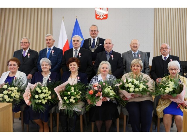 Sześć par z Augustowa otrzymało medale za długoletnie pożycie małżeńskie