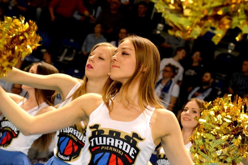 Cheerleaders Toruń podczas meczu Polski Cukier - Polfarmex Kutno 72:71 [zdjęcia]