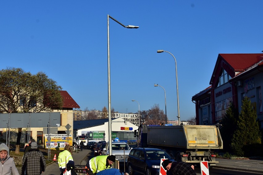 Powstaje nowe przejście dla pieszych przy rondzie pod...