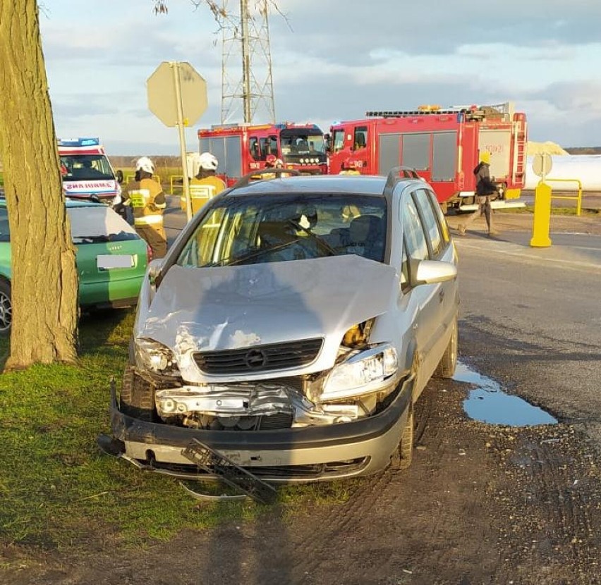 Zderzenie opla z audi w powiecie radziejowskim [zdjęcia]