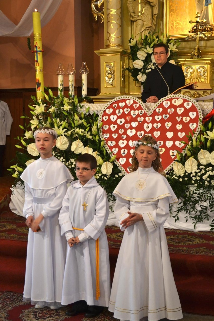 Ostrów: Komunia 2013. Dzieci z parafii NMP przyjęły sakrament [ZDJĘCIA]