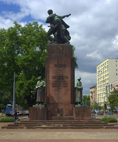 Pomnik Czterech Śpiących na warszawskiej Pradze