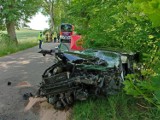 Malbork-Sztum. 20-latka zginęła po uderzeniu autem w drzewo. Policja będzie dokładnie wyjaśniać, co było przyczyną tragedii