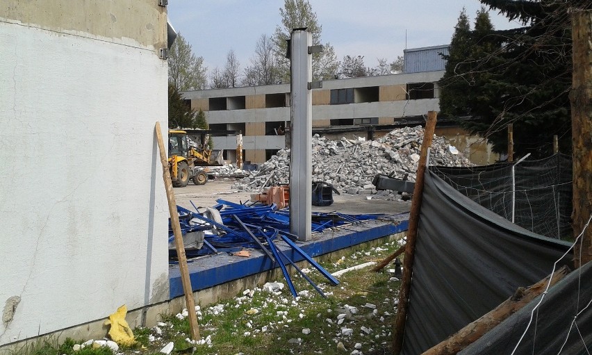 Wyburzanie dawnego hotelu Aria w Sosnowcu [ZDJĘCIA]