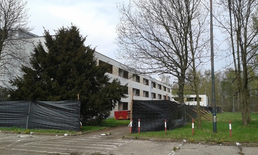 Wyburzanie dawnego hotelu Aria w Sosnowcu [ZDJĘCIA]