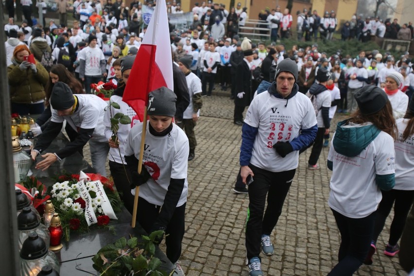 Katowice: Bieg Dziewięciu Górników ku pamięci poległych 16 grudnia 1981 [ZDJĘCIA]