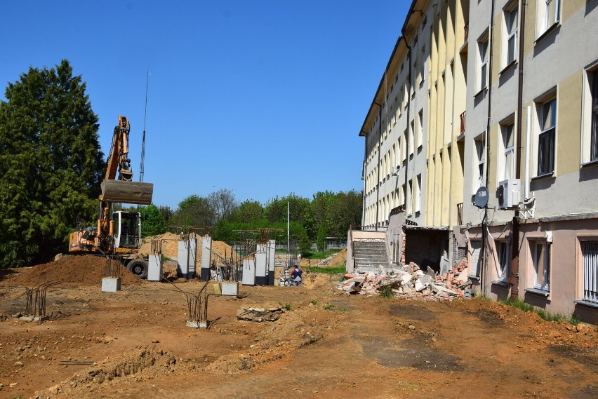 Wieluński szpital w rozbudowie i z kolejnym dofinansowaniem ZDJĘCIA