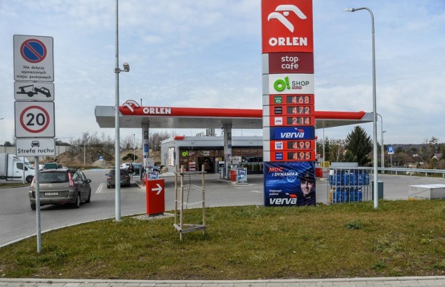 Ceny paliw -18.03.2020 Gdańsk
 Ceny paliw będą spadać, pod koniec miesiąca w niektórych lokalizacjach mogą być niższe niż 4 zł – przewidują eksperci.