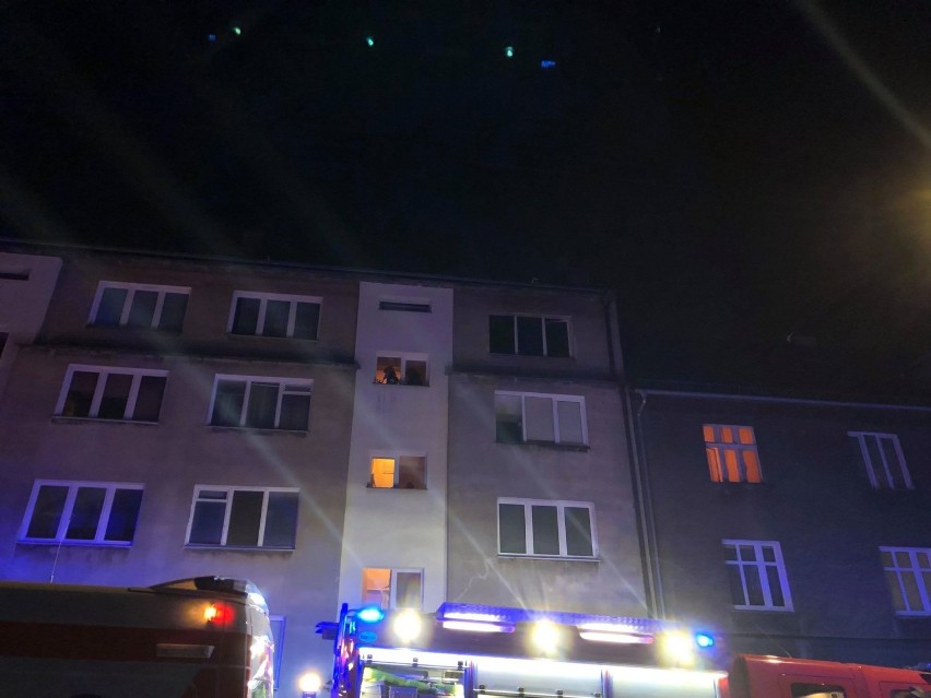 Pożar mieszkania przy ul. Długosza w Szczecinie [WIDEO, ZDJĘCIA]