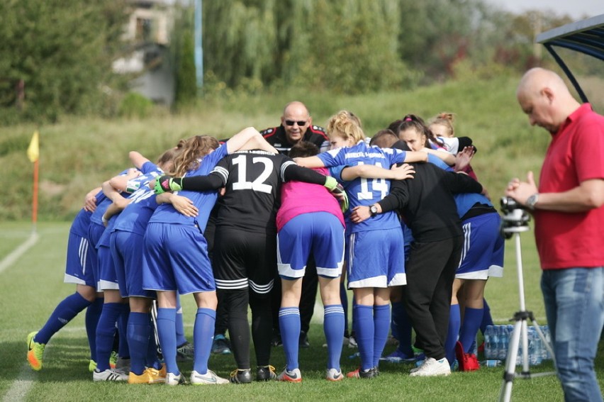 Piłkarki Miedzi Legnica przegrały z GKS Katowice (ZDJĘCIA)