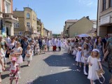  Tłumy wiernych podczas procesji Bożego Ciała w Chodzieży