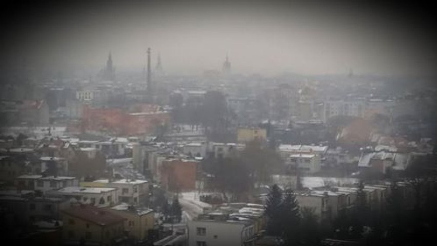 Smog zalegał nad Kaliszem. Miasto zadowolone z rankingów.