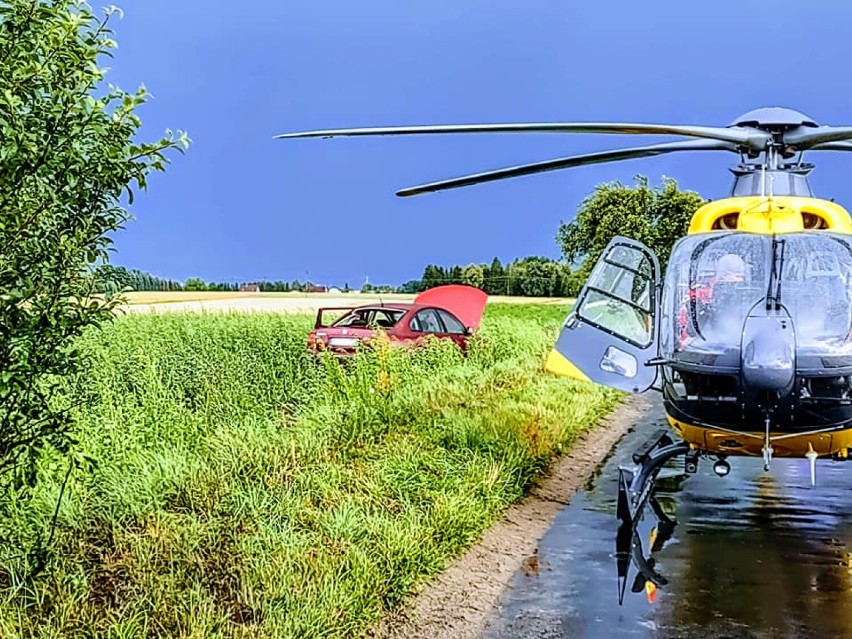 W wyniku zderzenia motoroweru z osobówką w gminie Osie...