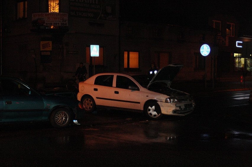 Wypadek na Getta Żydowskiego. Trzy osoby w szpitalu