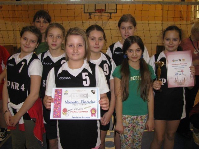 Świdnica: Dziewczyny grały w siatkówkę (FOTO)