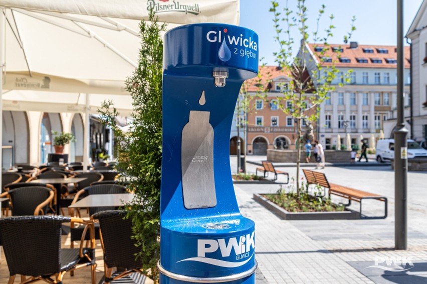 Miejskie zdroje powstają w Gliwicach! PWiK Gliwice rozdaje bidony. Sprawdź gdzie za darmo pobrać miejską wodę pitną