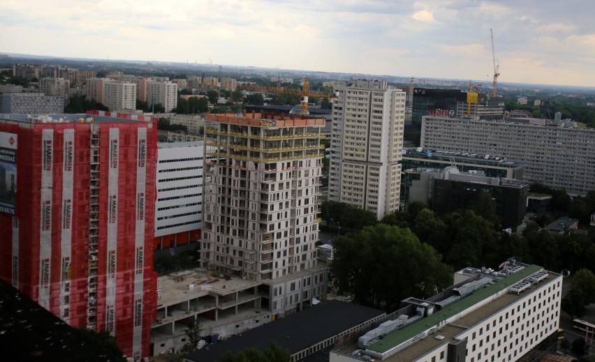 Konstrukcje dwóch wież Sokolska 30 Towers są już gotowe
