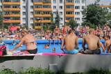 W Krakowie jest za mało odkrytych basenów. Kiedyś było ich więcej