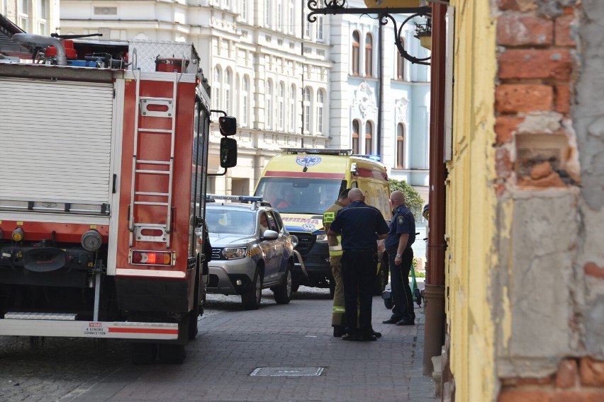 W piątek (22 lipca) strażacy pomagali osobie, która zasłabła...