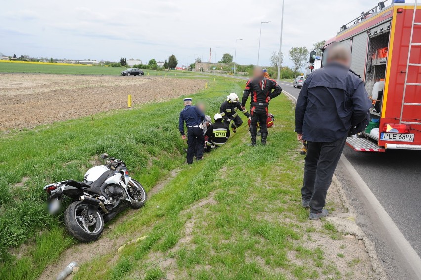 Wypadek motocyklisty pod Lesznem