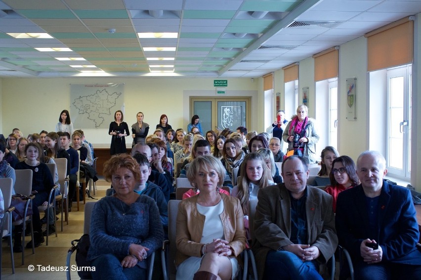 Stargardzkie starostwo. Mówili uczniom o HIV/AIDS i skutkach zażywania narkotyków i dopalaczy [foto]