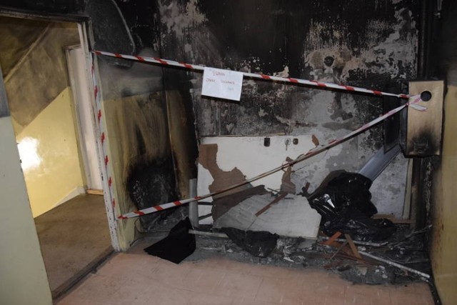 W wyniku pożarów spłoneły m.in. meble i wózek dziecięcy znajdujące sie na korytarzu w jednym z dwóch budynków hotelu pielęgniarek przy szpitalu św. Łukasza