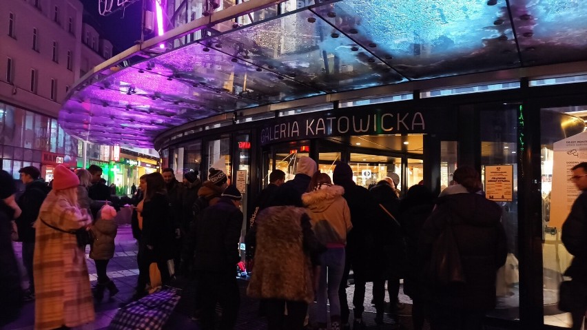 Galerie handlowe w Katowicach przed świętami pękają w...