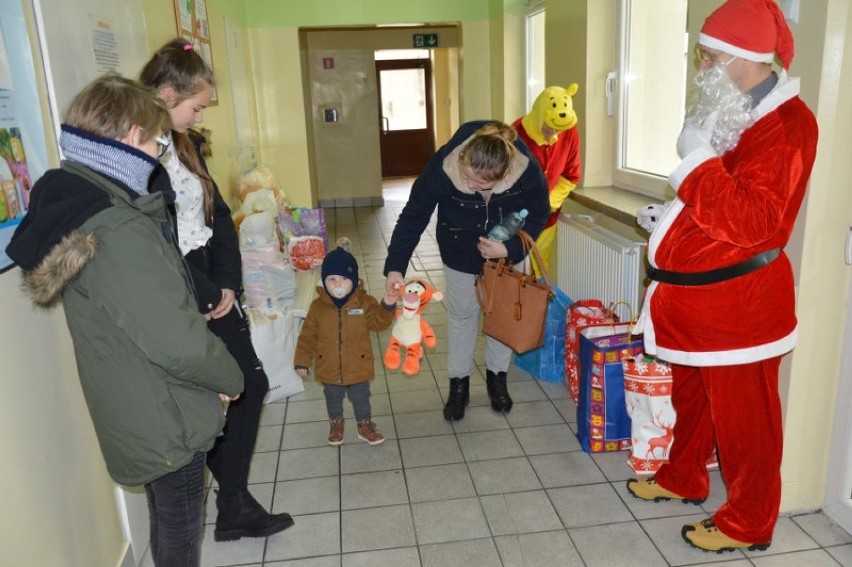 „Gwiazdki z szóstki” ucieszyły chore dzieci [zdjęcia]