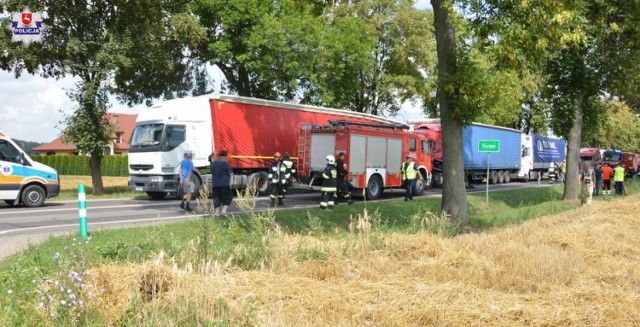 W Turowie zderzyły się trzy tiry. Droga była zablokowana kilka godzin