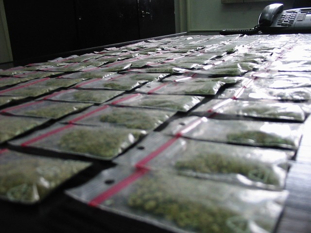 Policja ustala jakimi ilościami marihuany obracali podejrzani
