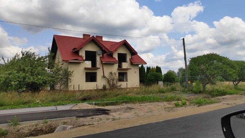 Rozpoczęła się rozbiórka domów w gminie Gózd, to...