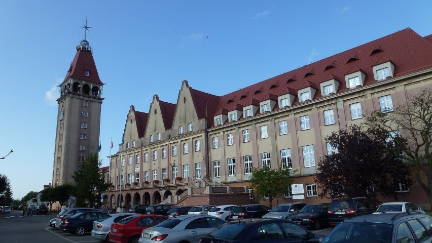 Największy budynek we Władysławowie to wzniesiony w latach...
