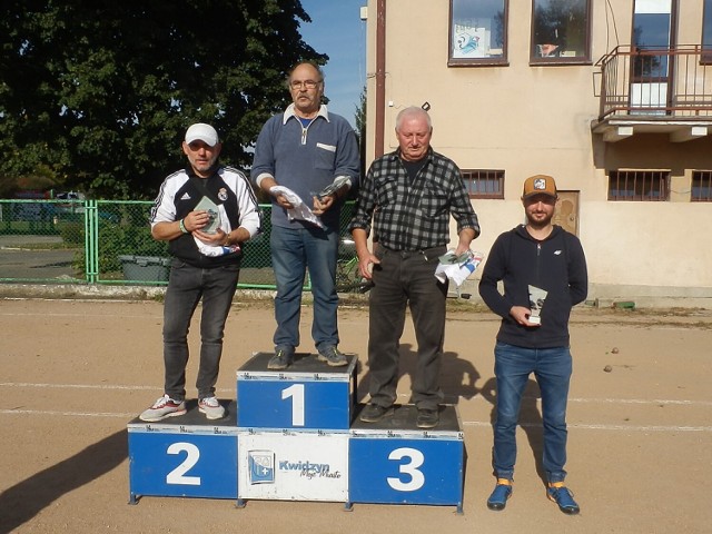 Najlepsi zawodnicy tegorocznych mistrzostw Kwidzyna w boules, od lewej: Sławomir Koralewski, Jerzy Gosik, Jerzy Michalski oraz Łukasz Bieliński