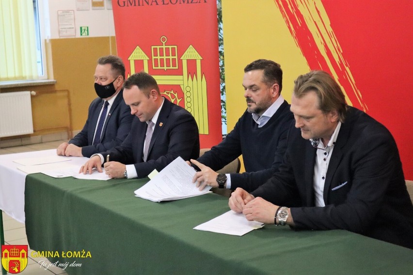 Umowa na rozbudowę szkoły w Konarzycach podpisana [zdjęcia]