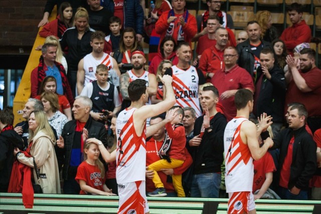 Czarni Słupsk i Śląsk Wrocław stworzyli niesamowite widowisko w serii pięciu meczów półfinałowych Energi Basket Ligi
