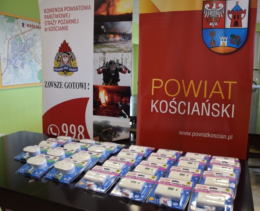 Starostwo zakupiło czujki tlenku węgla dla komendy PSP w Kościane