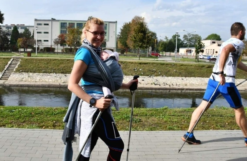 W Będzinie wszyscy pobiegli i poszli z kijkami dla Oliwki....