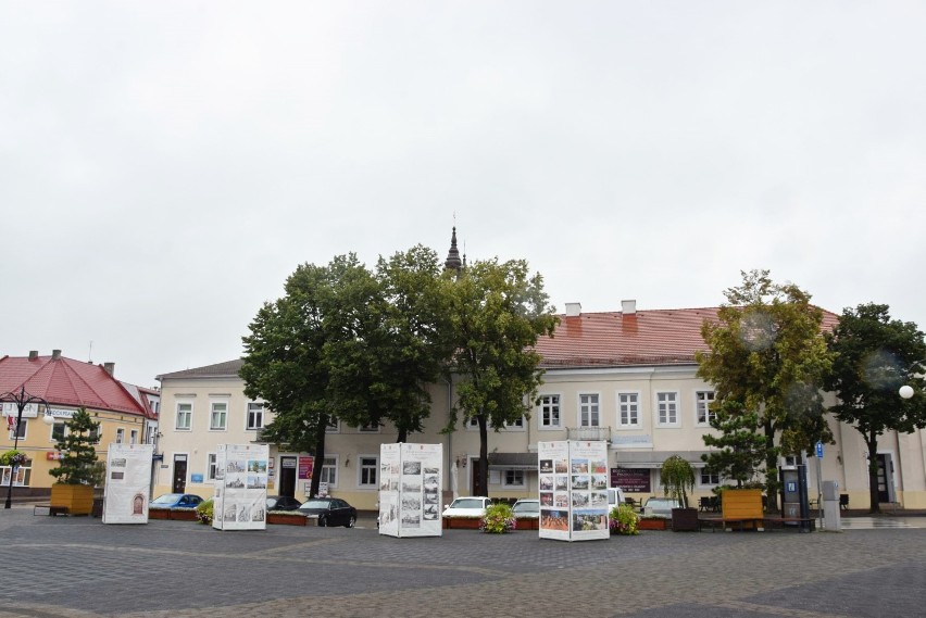 Na placu Legionów gości wystawa „Wieluń. Miasto królewskie” FOTO