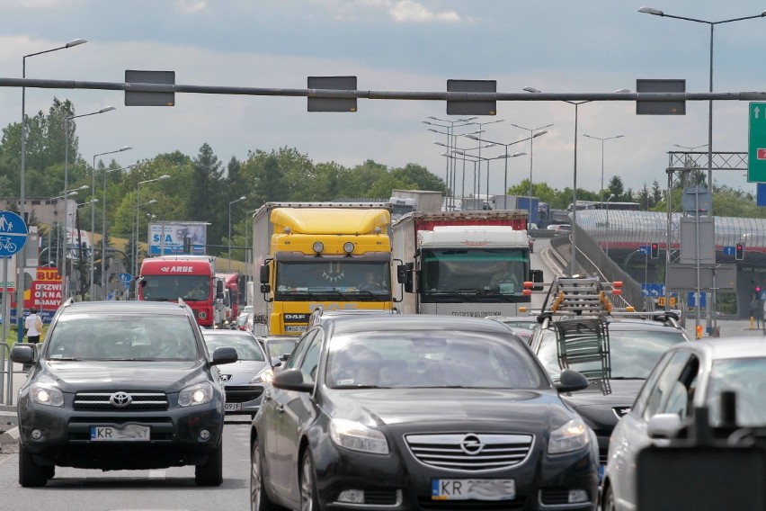 Bronowice stoją w korku [ZDJĘCIA]