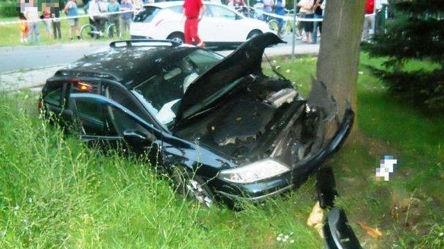 Wczoraj wieczorem w Lutogniewie zderzyły się dwa samochody...