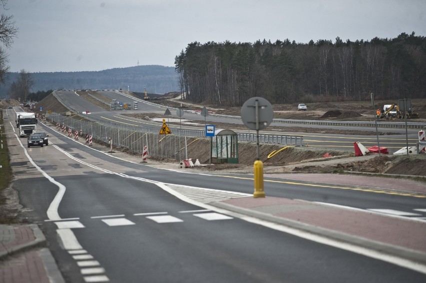 W rejonie Karnieszewic obwodnica S6 wygląda na niemal gotową...