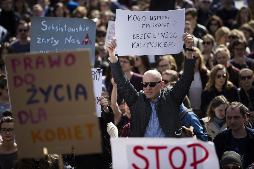 „Nie dla torturowania kobiet”. Protest przeciwko zakazowi...