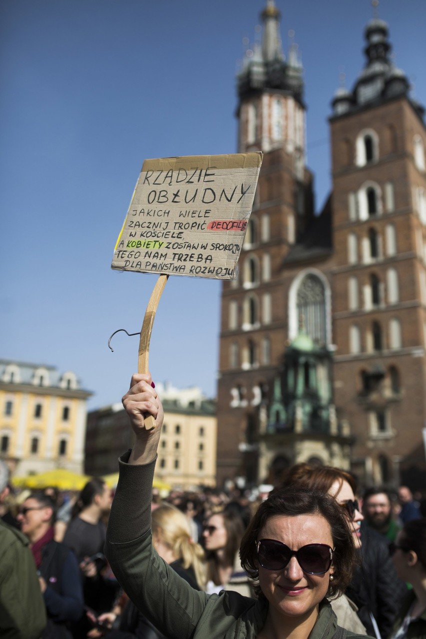 „Nie dla torturowania kobiet”. Protest przeciwko zakazowi...